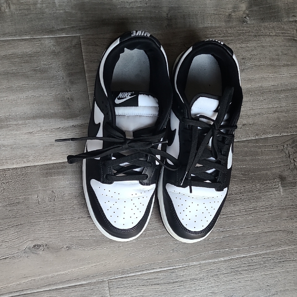 Nike Classic Black and White Low-Tops